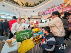 评论区瞬间涌现出“求链