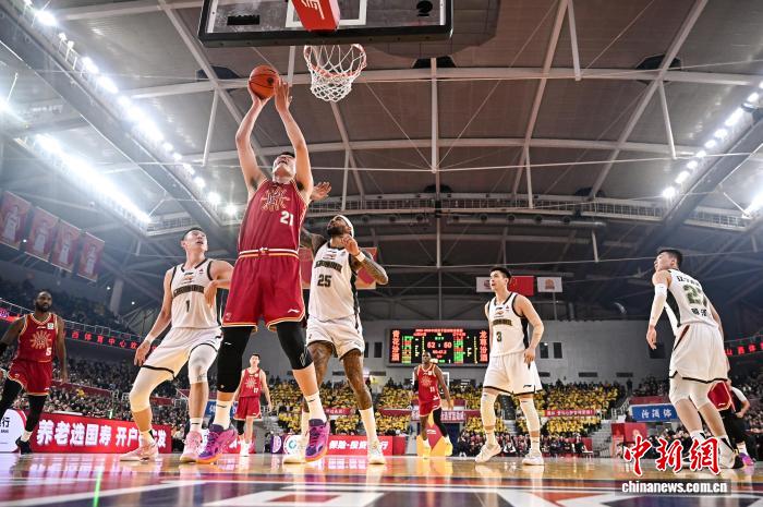 山西队主场力克辽宁队张宁伤情反复