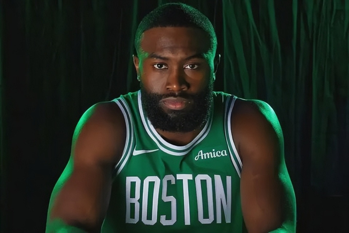 文班亚马、布朗、爱德华兹三将冲击最佳第一阵