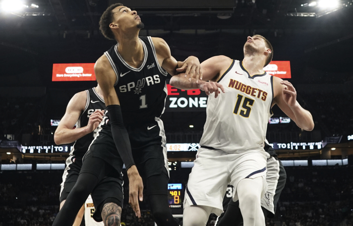 NBA常规赛三场焦点战聚焦文班亚马约基奇对决与