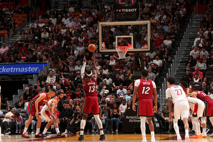 NBA常规赛三场焦点战聚焦文班亚马约基奇对决与