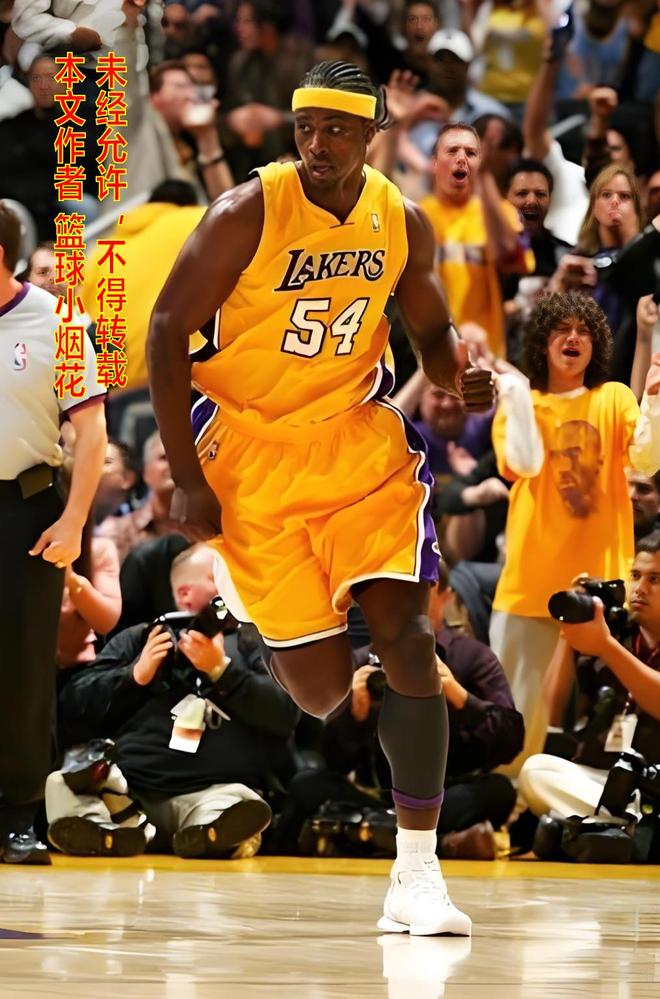 科比2006年队友实力薄弱，对比骑士阵容引热议