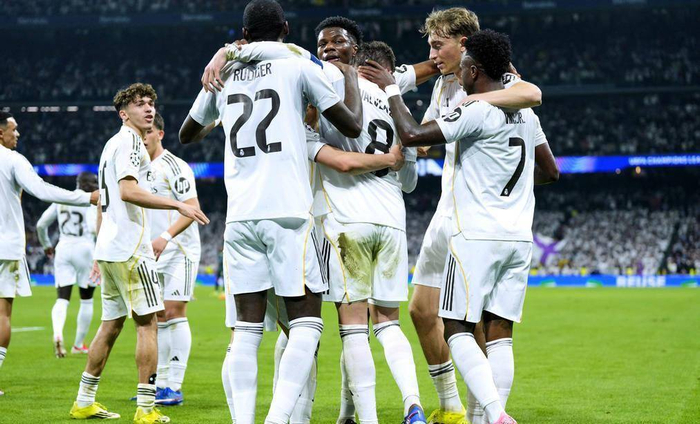 英超积分优势扩大 欧冠席位争夺战进入白热化